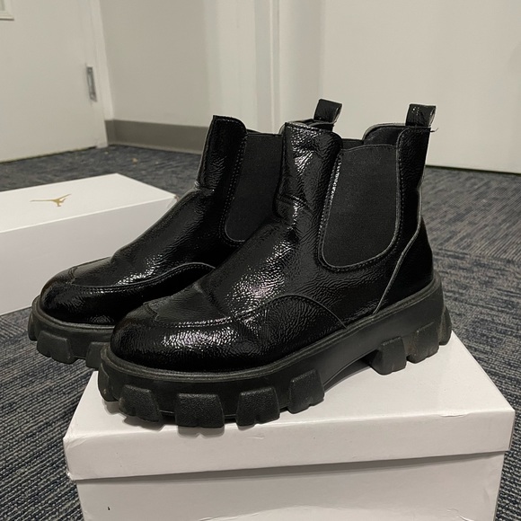 Black chunky boots - Picture 3 of 6
